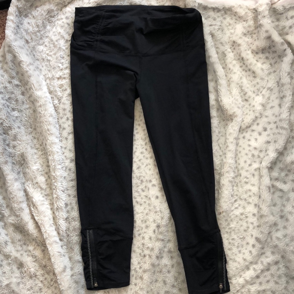 OPEN2TRADE Lululemon Crop Leggings With Zippers